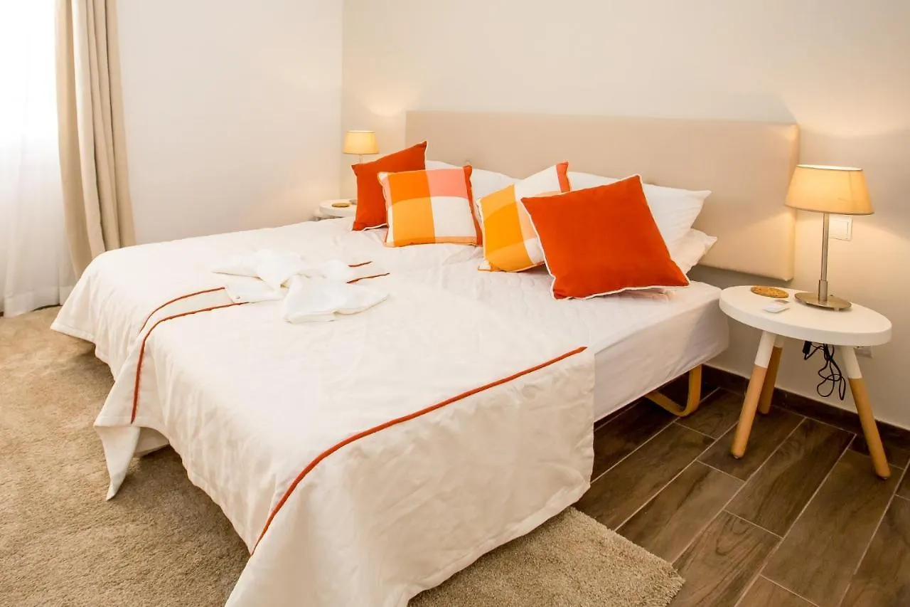 L168 Cabopino Apartment Marbella