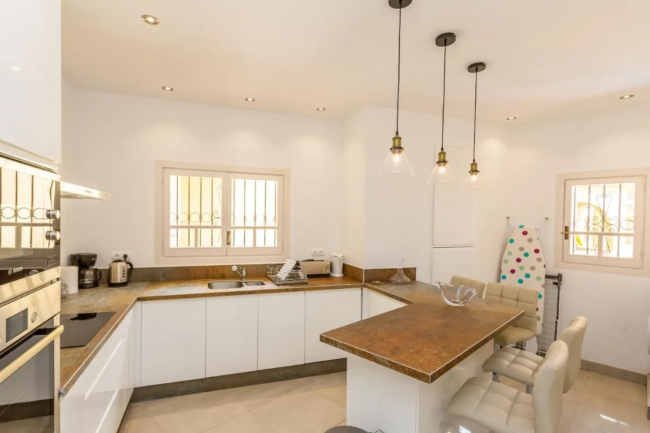 L168 Cabopino Apartment Marbella
